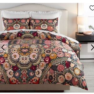 Pottery Barn Helena Queen Duvet Cover + 2 Shams